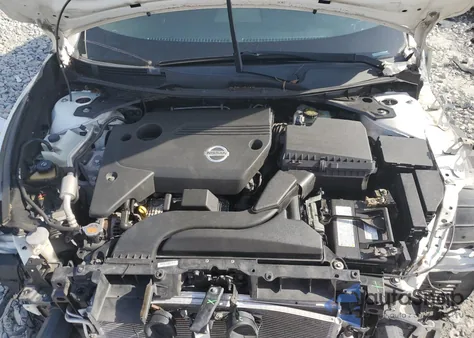 2015 Nissan Altima 2.5 из США, поврежденный, VIN 1N4AL3AP0FC177556